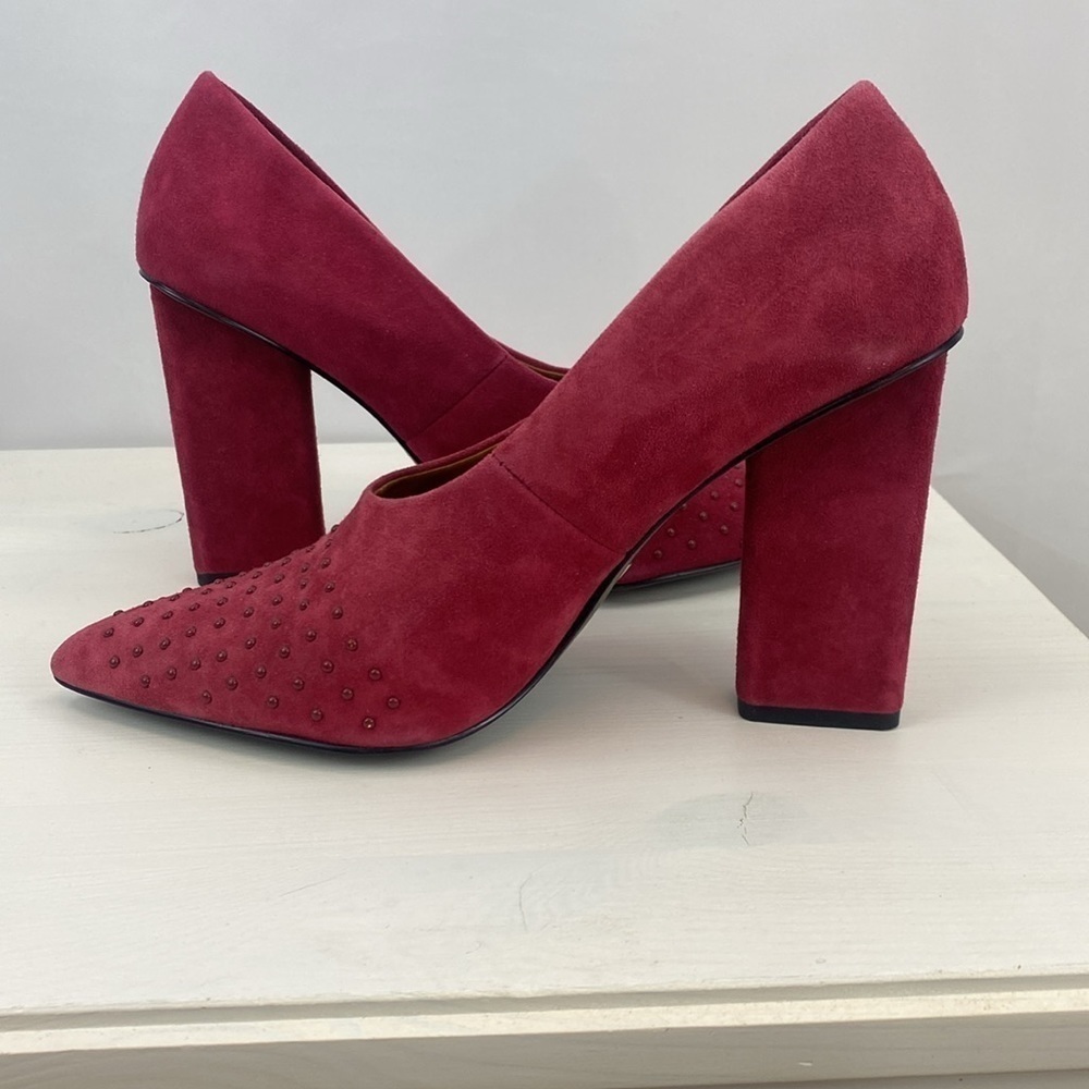 NWOT Halston Raspberry Suede Laurel Heels with Pointed Toe - Picture 2 of 11